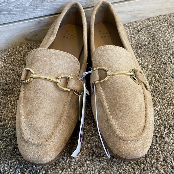 A New Day Women's Faux Leather Slip On Loafer Flats Almond Toe Memory Foam 6 - Picture 2 of 12